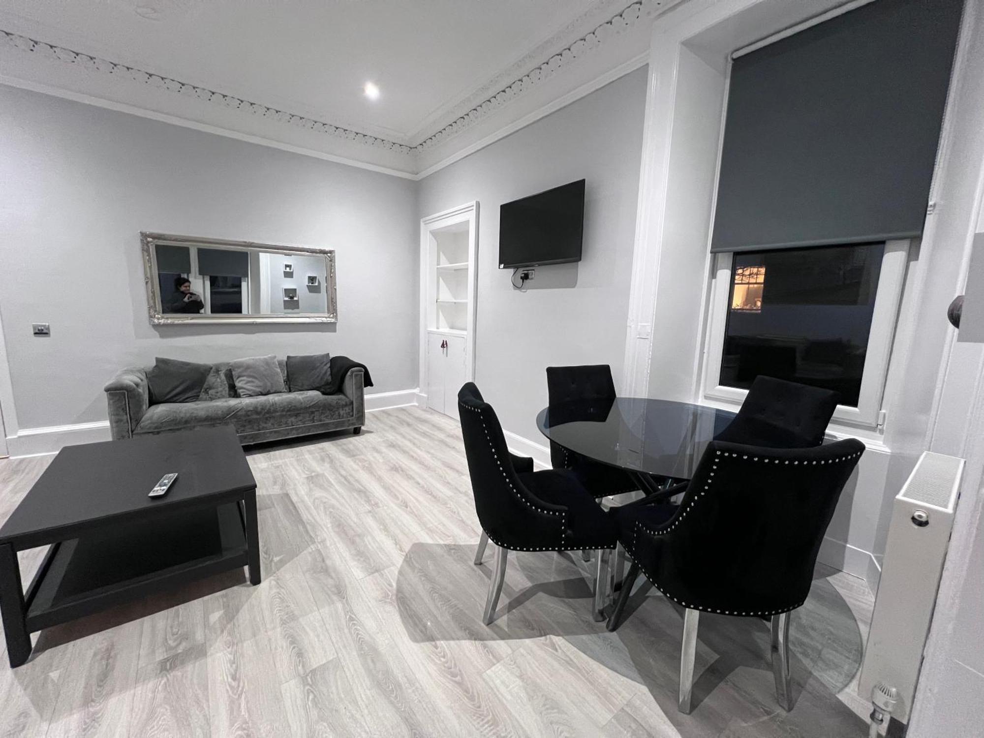 Lovely 4 Bedroom 2Nd Floor Walk Up Apartment Edinburgh Dış mekan fotoğraf